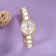 The Duetto ceramic watch detail