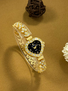 The Coeur bracelet watch detail