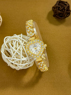 The Coeur bracelet watch colourway